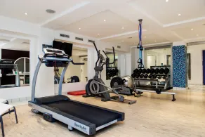 Elite Plaza Hotel - Fitness facility