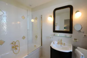 Grand Hôtel Henri - Teritoria - Bathroom