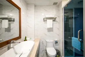 Le Saigon Hotel - Bathroom