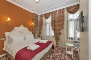By Murat Crown Hotel - Room
