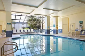 Embassy Suites by Hilton Los Angeles International Airport North - Piscine