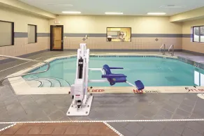 La Quinta by Wyndham South Bend - Piscina