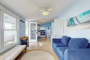 2BR Lakeside Home w/ Dock & Beach in Aurora! - Innenbereich