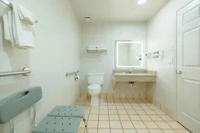 Quality Inn Holbrook near Petrified Forest - Bathroom