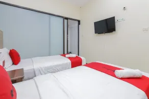 RedDoorz Syariah @ Klojen Malang - Habitación