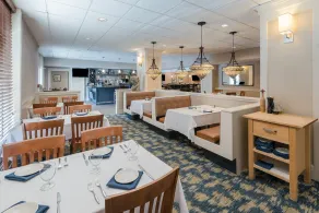Holiday Inn South Kingstown-University of Rhode Island by IHG - Restaurante