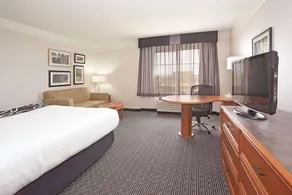 La Quinta by Wyndham Pueblo - Chambre