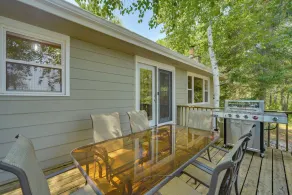 Waterfront Stay w/ Dock & Views on Minong Flowage - Interiør