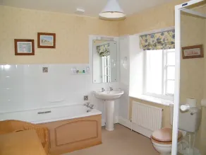 Yarn Market Hotel - Baño