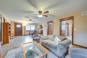 Hunt, Fish & Enjoy the Outdoors: Rural Atoka Home - Interior