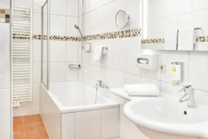 Schwarzer Bär Jena - Bathroom