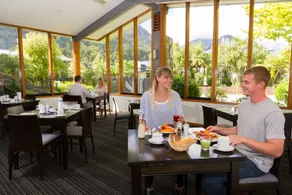 Scenic Hotel Franz Josef Glacier - Restaurante