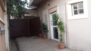 M. House - Image 1