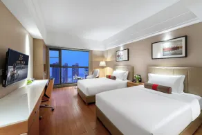 Chengdu Yueming Hotel,2-min walk to metro,Close to Kuanzhai Alley and Jinsha Site Museum, International Traveler Friendly,Free self-service laundry&coffee, Free Chengdu snacks& Chinese tea,Free high-speed WIFI,Free travel consulting service - Vue de la chambre