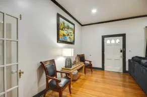 Updated Cottage w/ Fireplaces in North Greenwood! - Innvendig