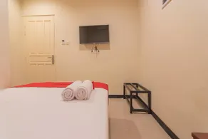 RedDoorz at H Agus Salim Street Pontianak - Room