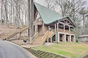 North Carolina Abode - Hot Tub, Foosball & Grill! - Interiör