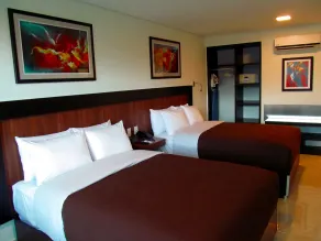 Suites Plaza Florencia - Habitación