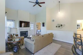 Wichita Townhome w/ Patio: 9 Mi to Downtown! - Interiør