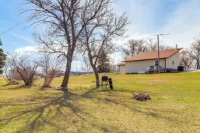 Peaceful Prairie Living! Rural Willow City Apt - Interior