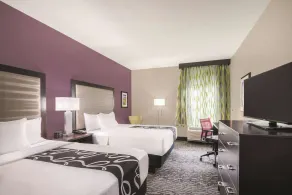 La Quinta Inn & Suites by Wyndham Clifton Park/Saratoga Area - Chambre