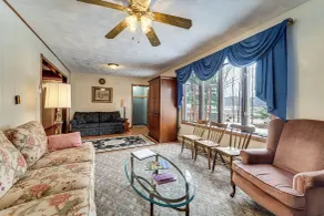 Roaring Spring Horse Farm Getaway w/ Game Room - Innvendig