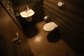Nestlay Rooms Vanagaram - Bad