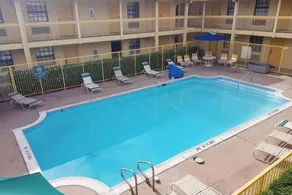 Motel 6 Aurora, CO – Medical Center - Pool