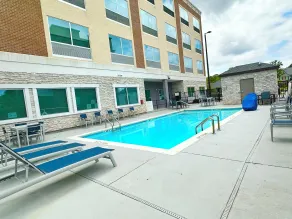Holiday Inn Express & Suites - Canton by IHG - Piscine