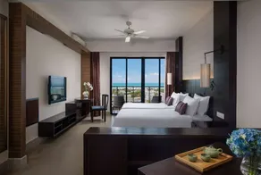 Ramada Plaza by Wyndham Sanya Bay - Room
