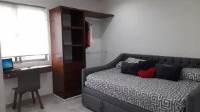 Gorgeous Apartment HOEStel Long Island! - Zimmer