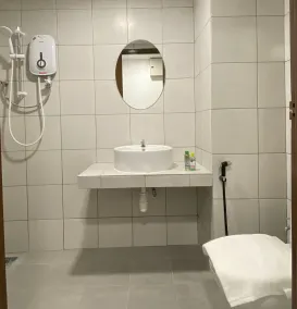 Palette Cara Hulu Near Jonker Street Malacca - Baño