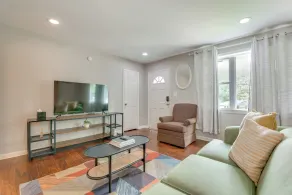 Inviting Home w/ Backyard: 8 Mi to Dtwn Atlanta! - Interiør