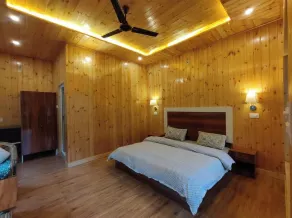 Anand-Ganga Yoga Guesthouse - Quarto