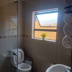 Aza Guesthouse - Bathroom