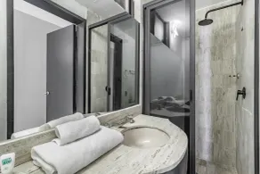 Singular Goldsmith - Bathroom