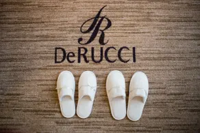 DeRUCCI Hotel - Vue de la chambre