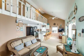 Walk to Public Beach: Bayfront Jersey Home w/ View - Interiør