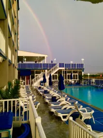 Adventurer Oceanfront Inn - Pool