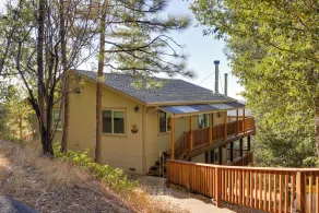 Ski, Hike & Fish: Mtn-view Gem w/ Deck in Tuolumne - Interiør
