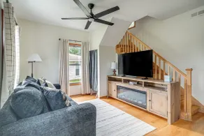 Walk to Dtwn, Park! Fully Renovated 1900s Home - Innvendig