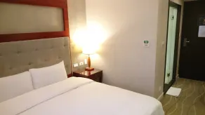 MRT Hotel - Chambre