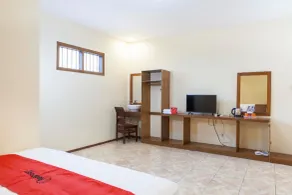 RedDoorz near Baluran National Park - Room