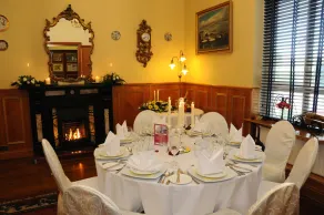 Bush Hotel - Restaurant