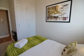 The Courtyard 2 Bedroom Apartments in Central Windsor with Parking - Rom