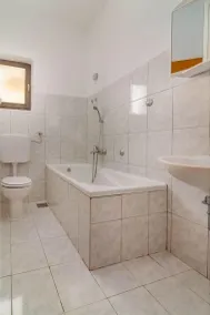 Nicely decorated holiday house Katarina by the sea - Baño