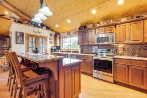 Secluded, Waterfront Home w/ Patio in Craigville! - Innenbereich
