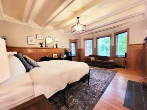 Historic GG Barnum Mansion by Heirloom Boutique Collection - Zimmer