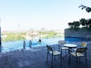 Compact Studio Room at Tamansari Papilio Apartment By Travelio - Vistas desde la habitación