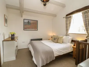 East House - Room